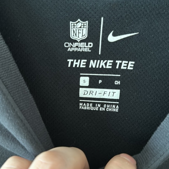 Nike Minnesota Vikings t-shirt in a Men’s size Small.  Dri-Fit great condition! - Picture 6 of 7